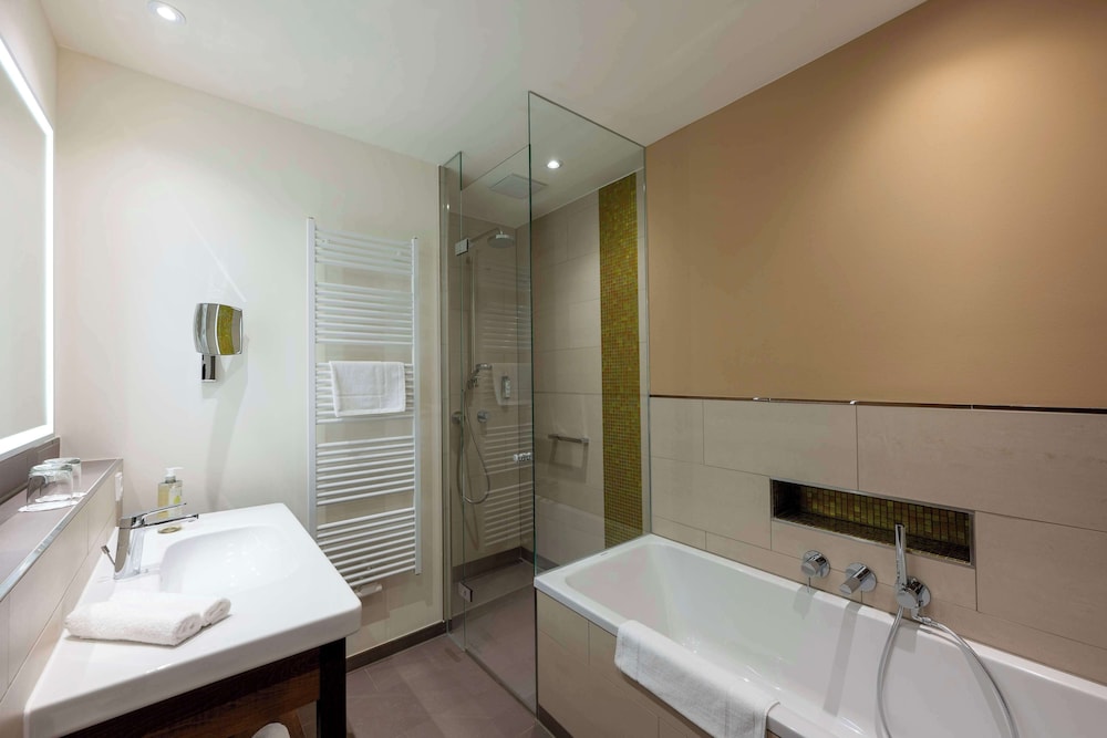 Standard Studio, 1 King Bed, Kitchen (Cozy Sitting Corner) photo 3