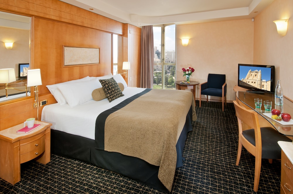 Deluxe Room, City View - Photo 2