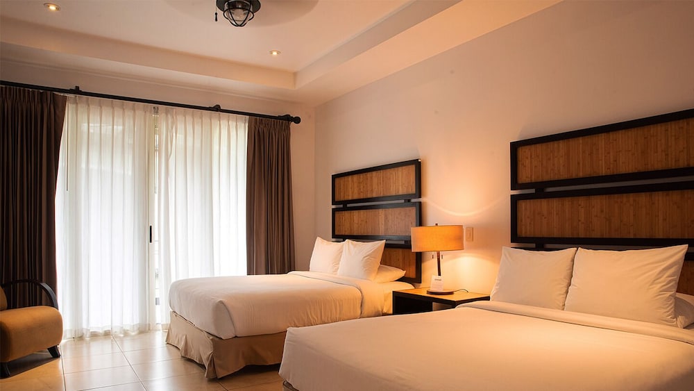 Superior Suite with Balcony, Partial Ocean View - Photo 3