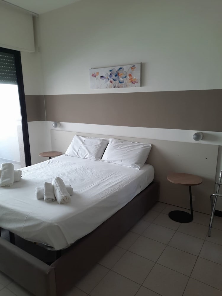 Standard Double Room photo 3