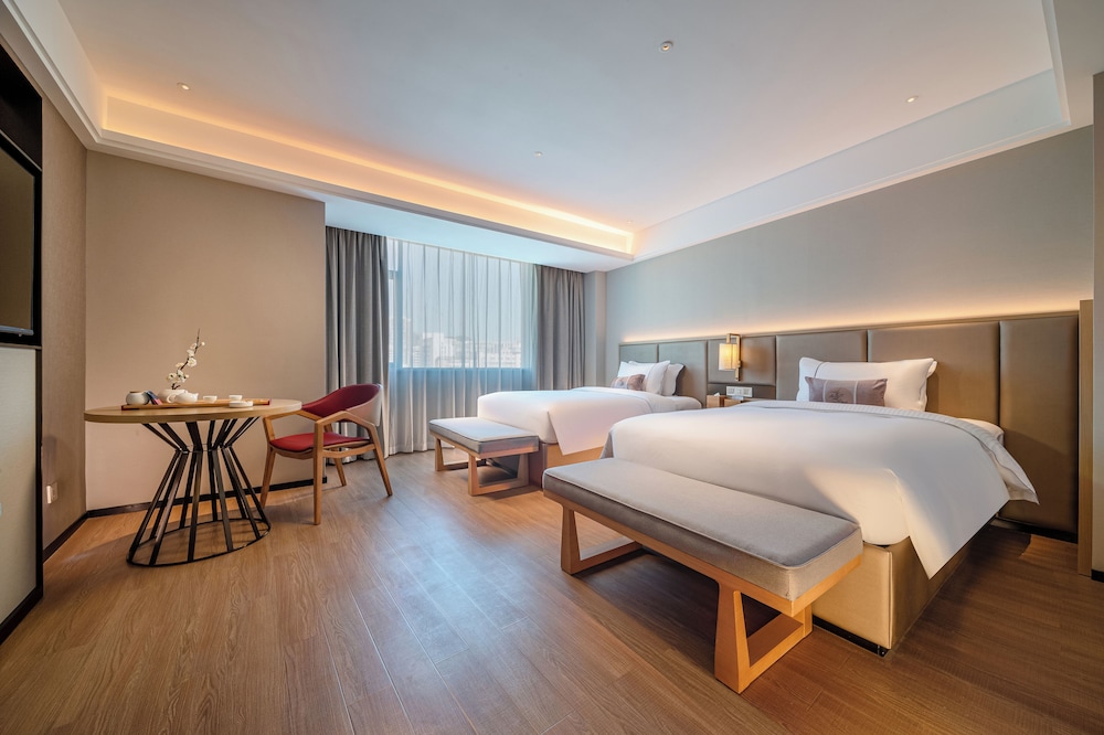 Superior Double Room, City View photo 1