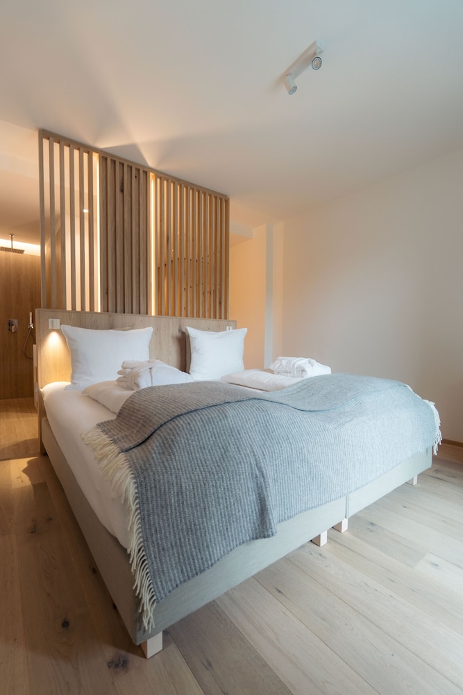 Basic Double Room, 1 King Bed photo 1