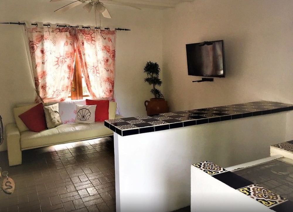 Deluxe Suite, 1 Queen Bed With Sofa Bed, Non Smoking photo 2