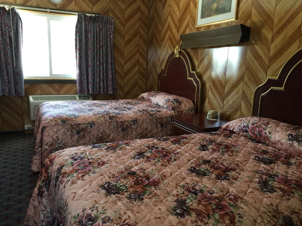 Double Room with Two Double Beds photo 3