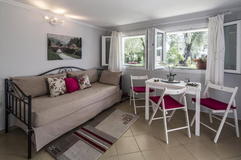 Apartment, 1 Bedroom, Ground Floor - Photo 3