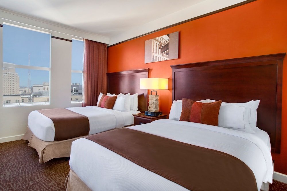 Room, 2 Queen Beds, Non Smoking - Photo 5