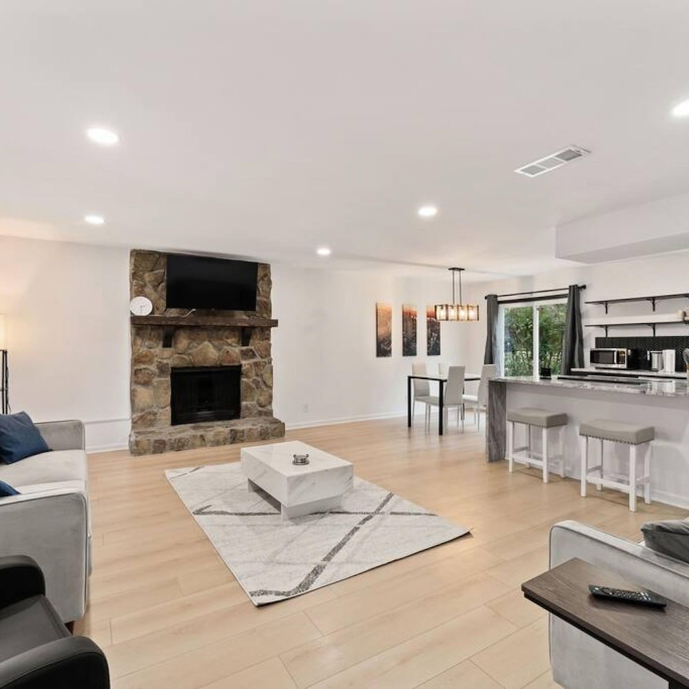 Apartment photo 1