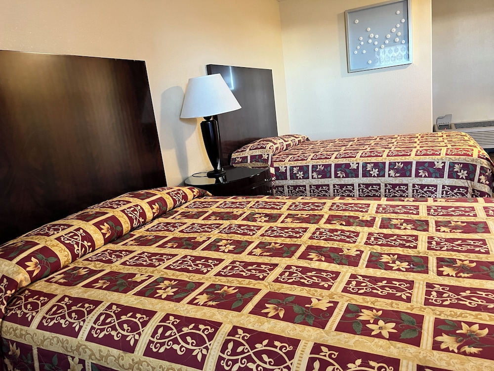 Room, 2 Queen Beds, Non Smoking - Photo 3
