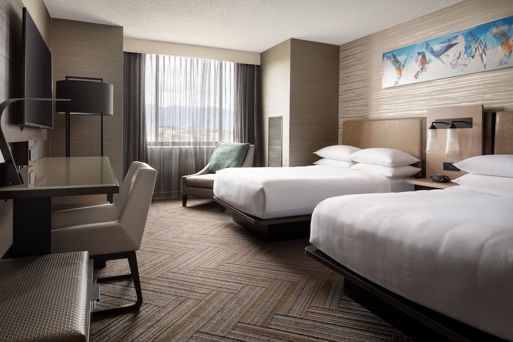 Executive Room, 2 Double Beds, Mountain View - Photo 1
