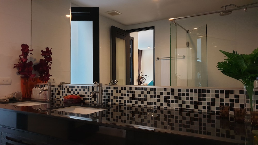 Suite, 1 Bedroom photo 2