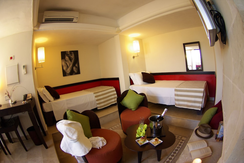 Classic Double Room Single Use photo 3