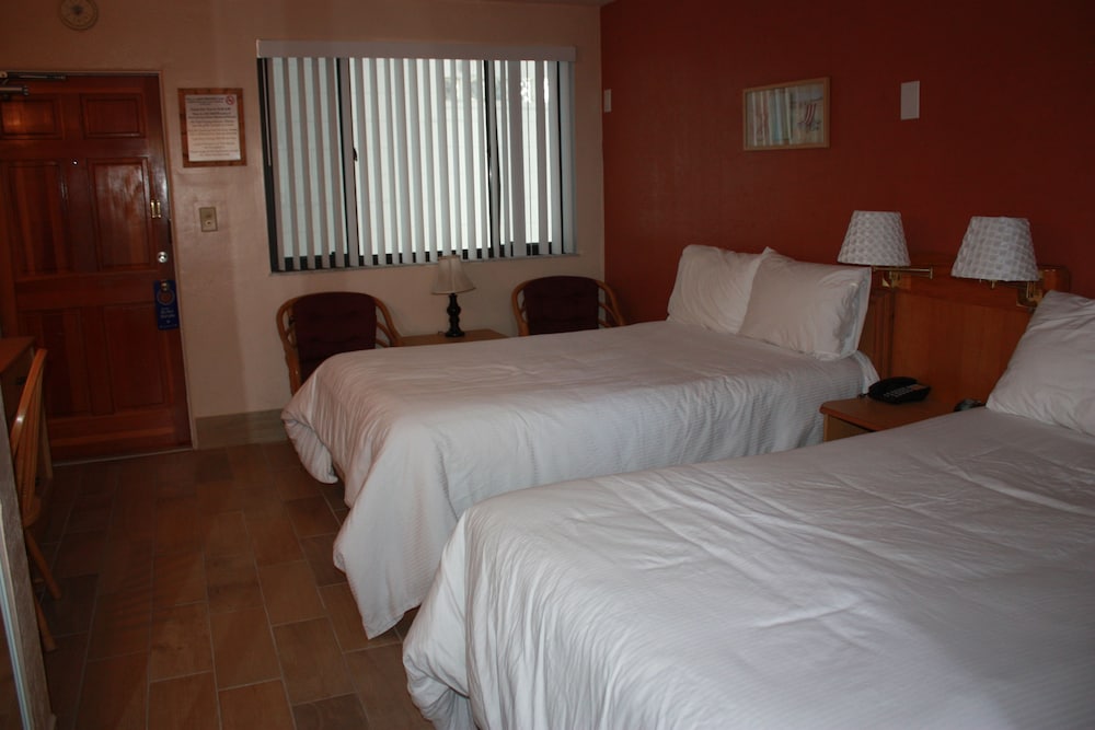 Motel Room photo 3