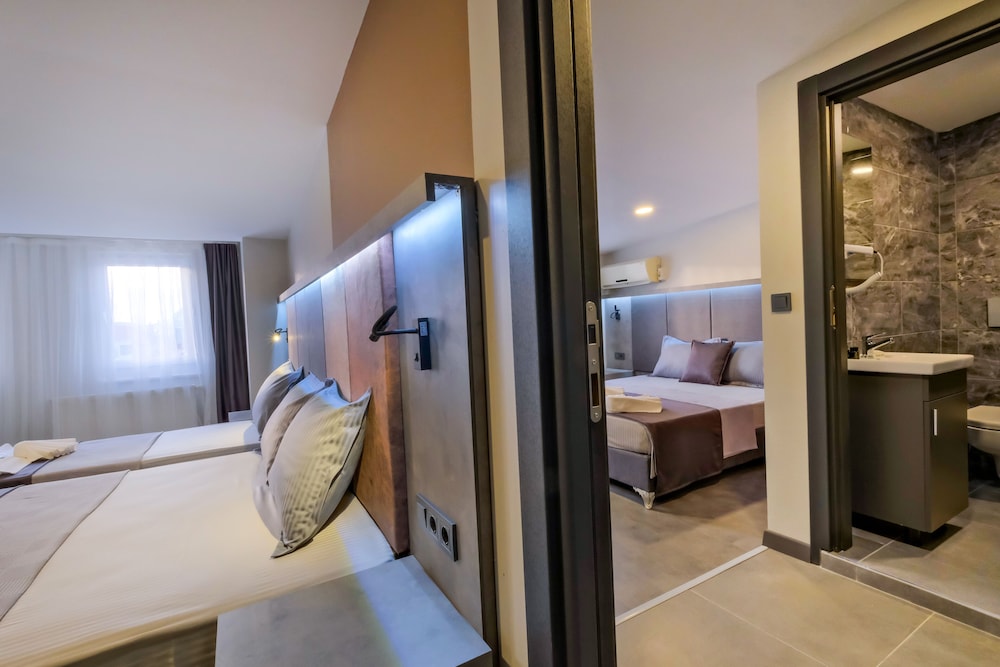 Family Room, Multiple Beds, Non Smoking photo 2
