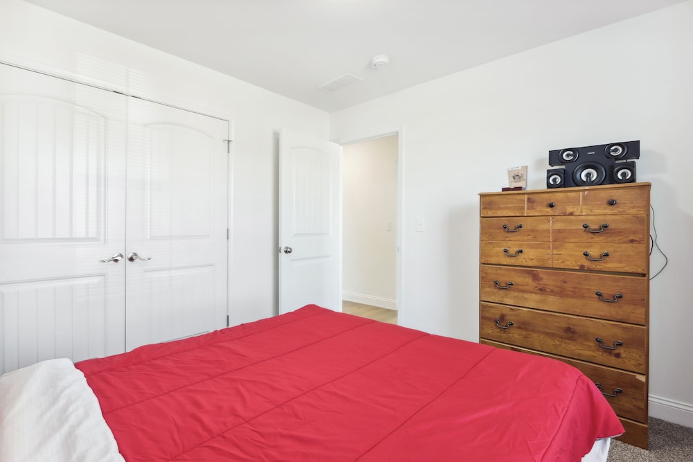 House (4 Bedrooms) photo 2