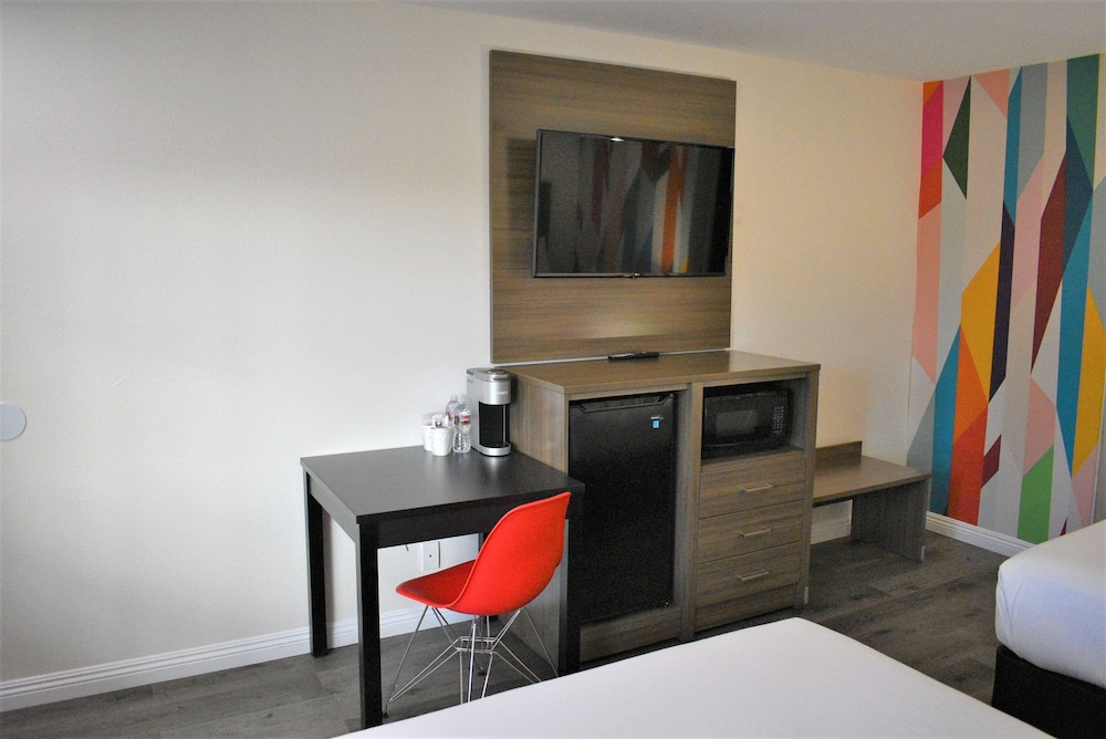 Signature Anaheim Maingate, 사진 4