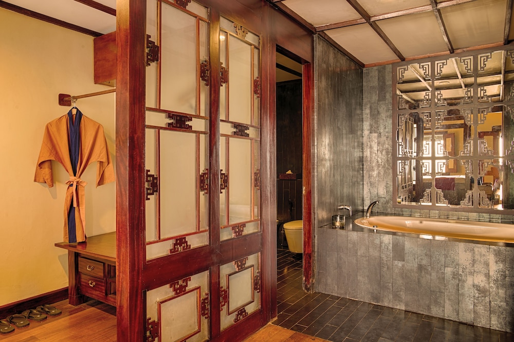 Themed Suites - Photo 18