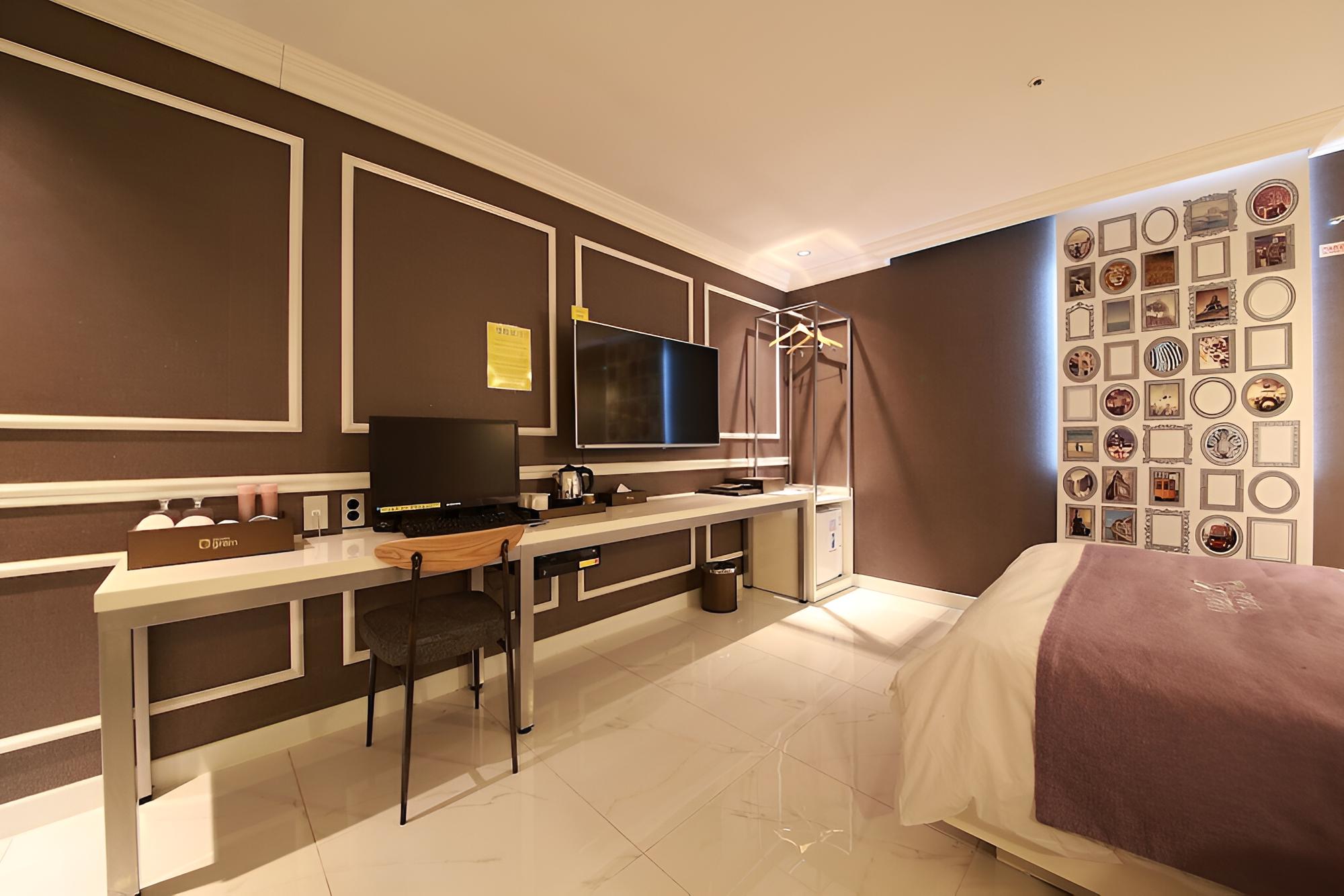 Room (Standard Room) - Photo 5