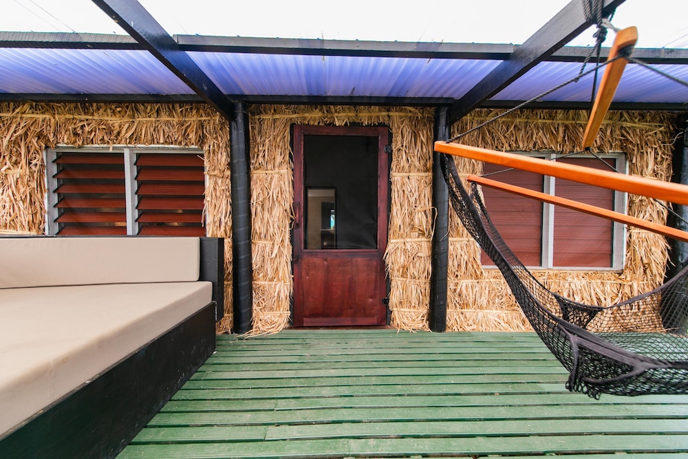 Deluxe Seaside Bure (children 2 Years Above)