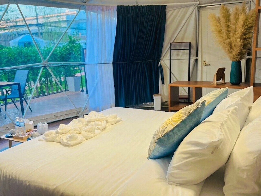 Signature Room - Photo 4