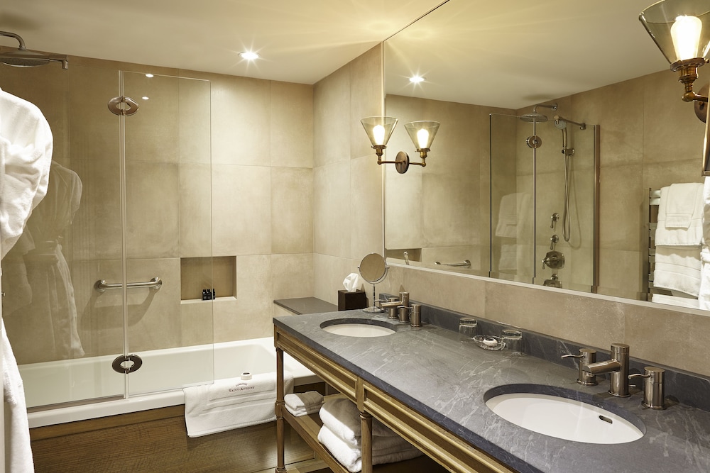 Suite - Photo 3
