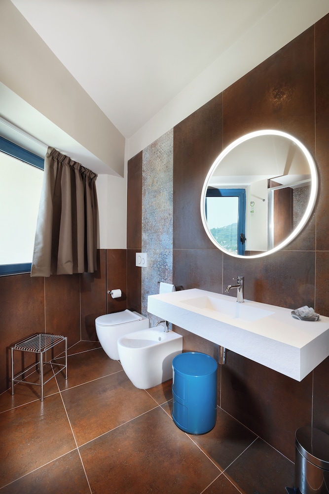 Deluxe Double or Twin Room, Hill View - Photo 5