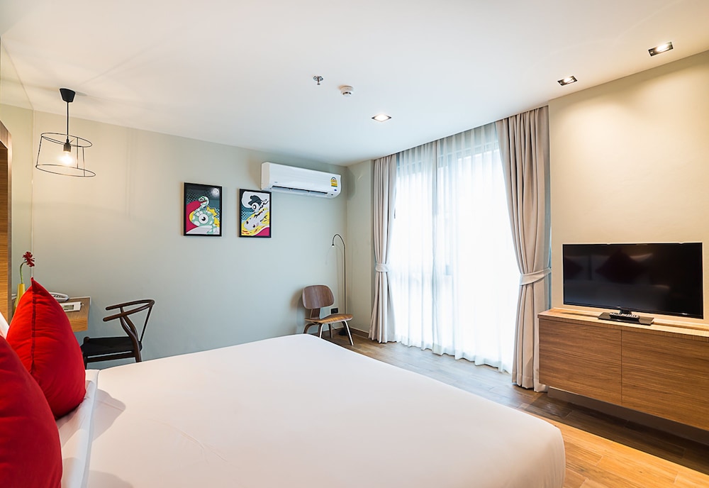 room photo