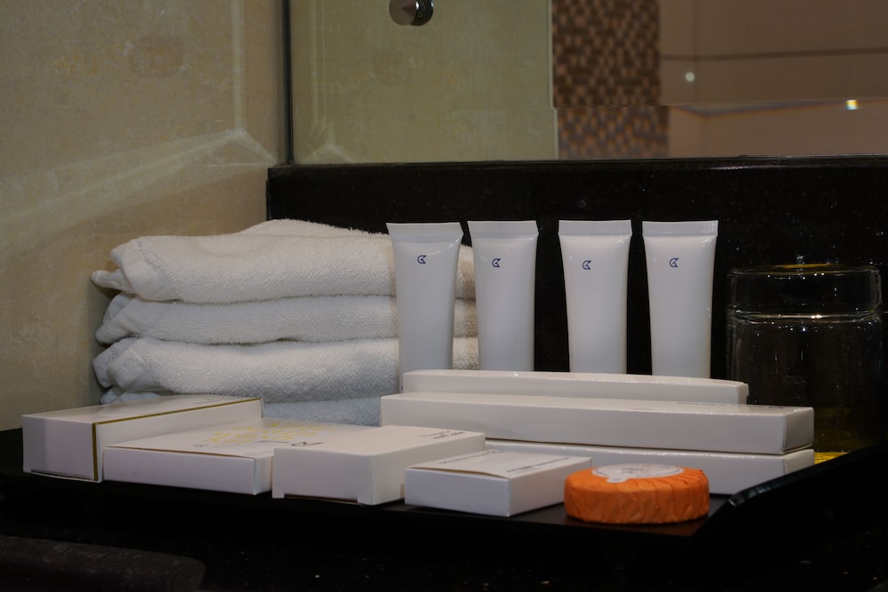 Junior Suite, 1 King Bed, City View photo 2