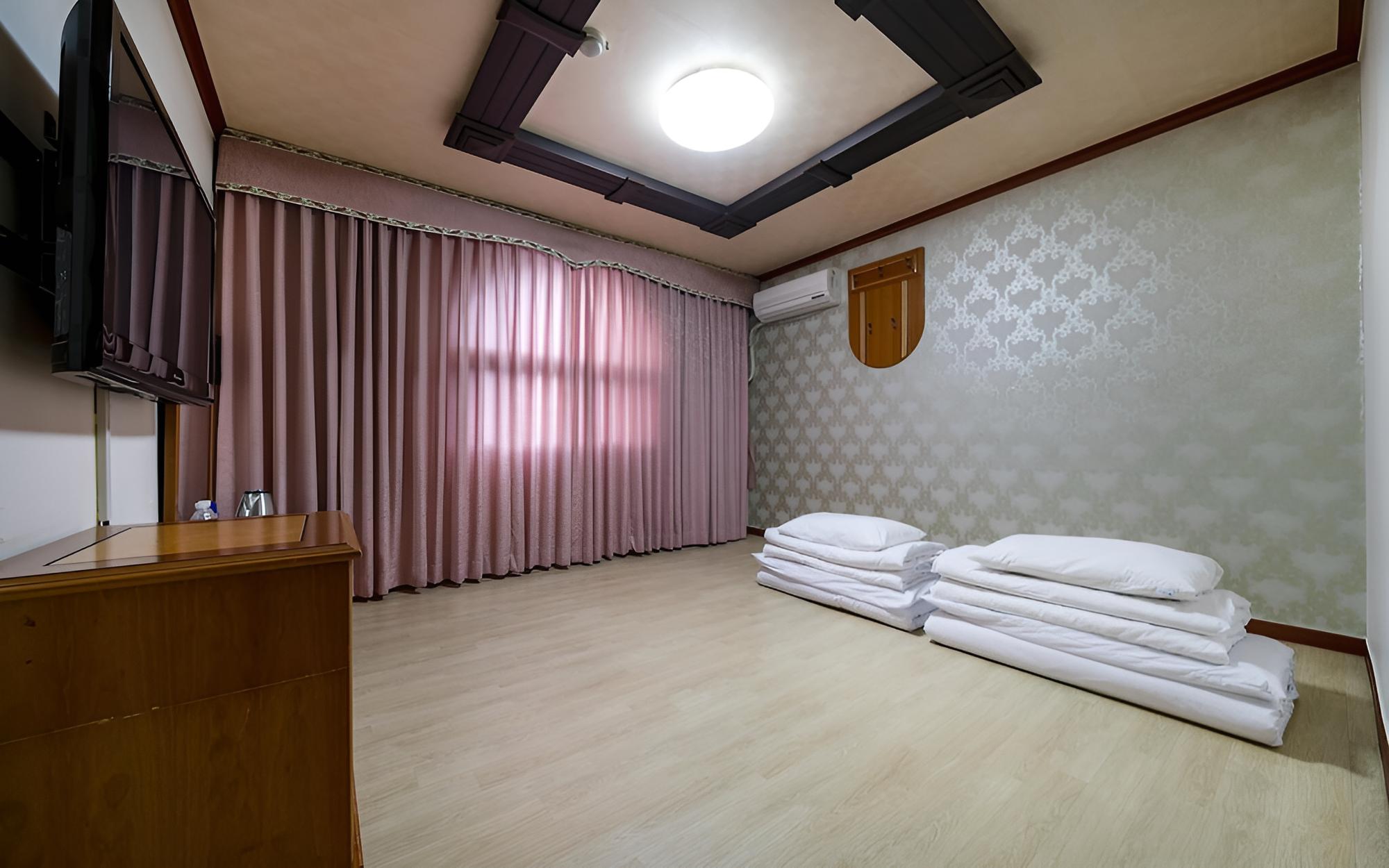 Room (Ondol)