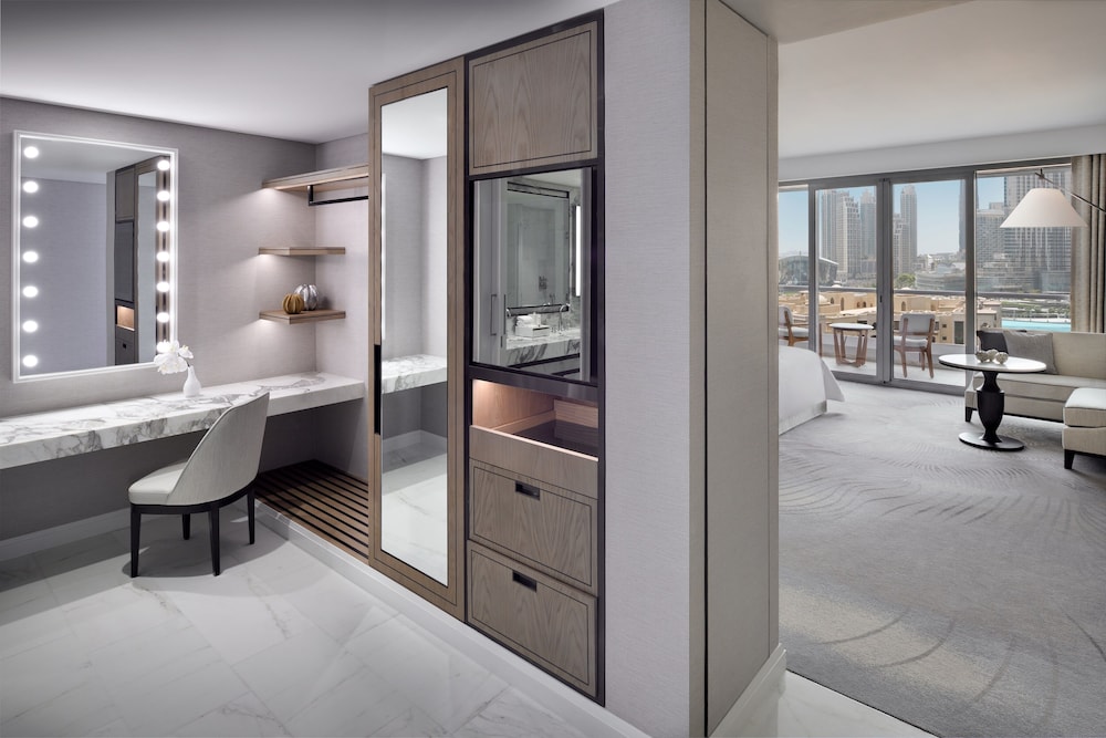 Premier Fountain and Burj Khalifa View Room - Photo 1