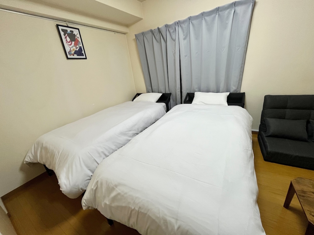 Basic Triple Room, 1 Bedroom, Non Smoking photo 2