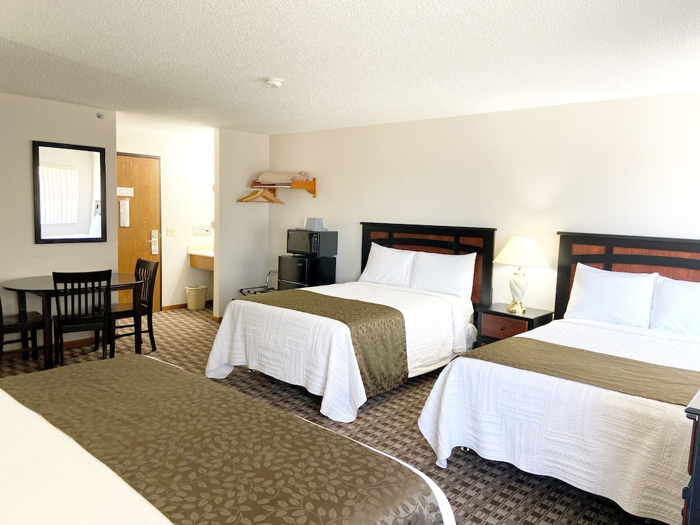 Family Suite, Multiple Beds photo 3