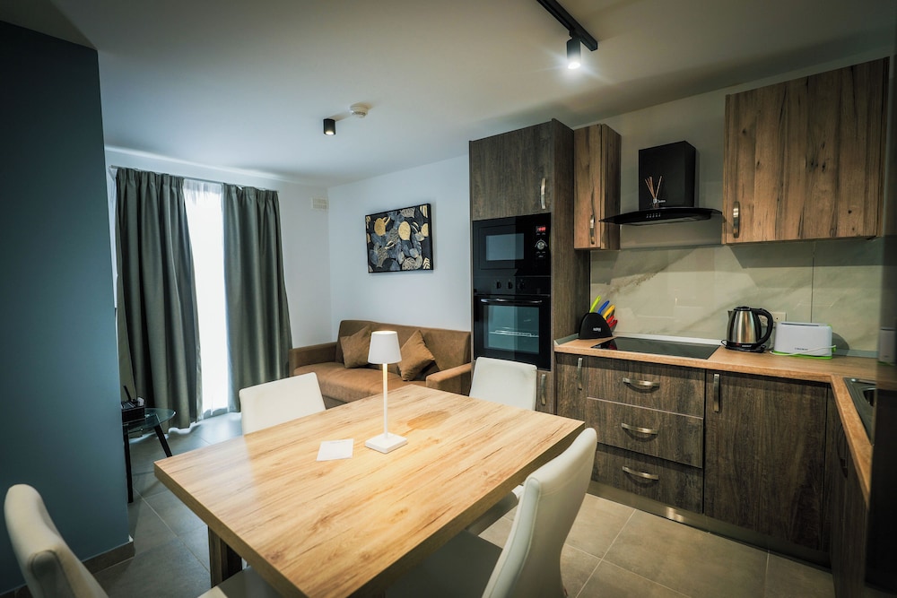 Elite Suite, 1 Bedroom, Kitchen, City View