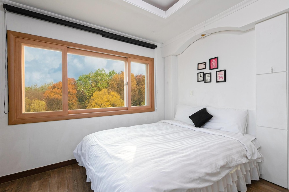 Basic Room, 1 Bedroom (Iris 304(Ocean View)) - Photo 2