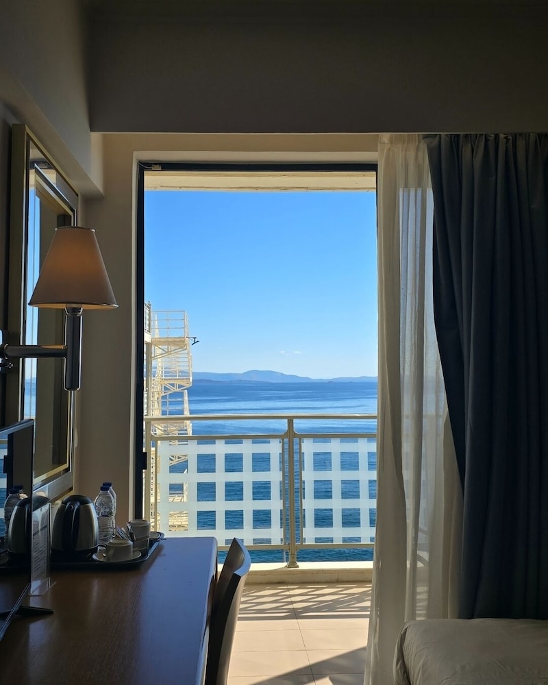 Deluxe Room, Sea View - Photo 2