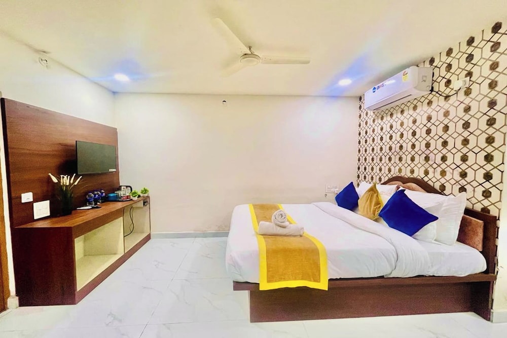 Executive Room - Photo 8