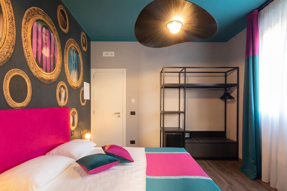 Classic Double or Twin Room, Non Smoking, Courtyard View