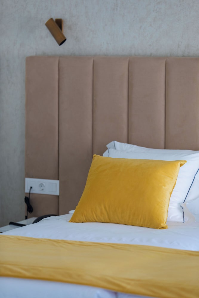 Standard Double Room - Photo 3