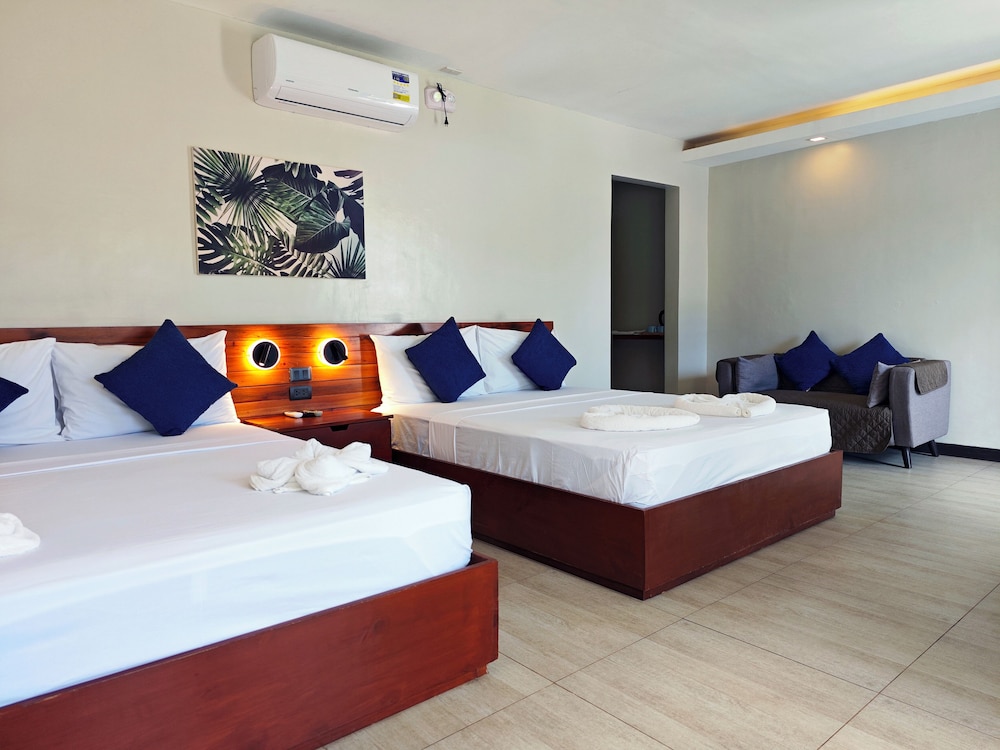 Deluxe Double Room, 2 Queen Beds, Garden View - Photo 1