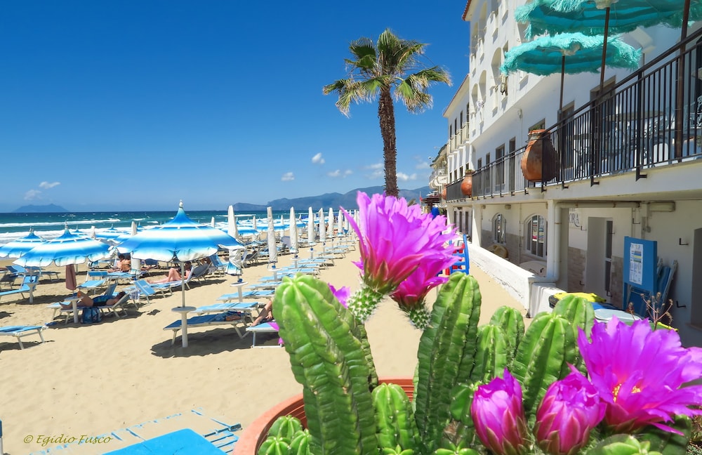 Double Room, Sea View (Marina) - Photo 11