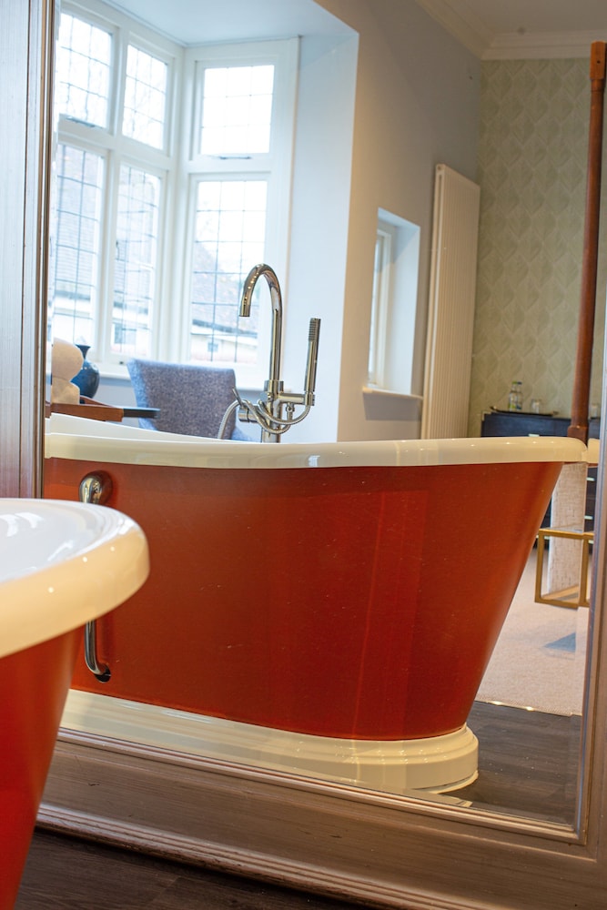 Luxury Suite (Four Poster Bed) - Photo 9