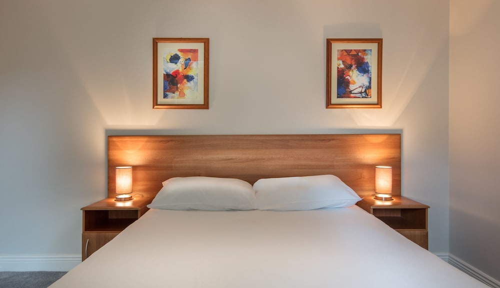 Double Or Twin Room (Within 3 Bedroomed House) photo 1