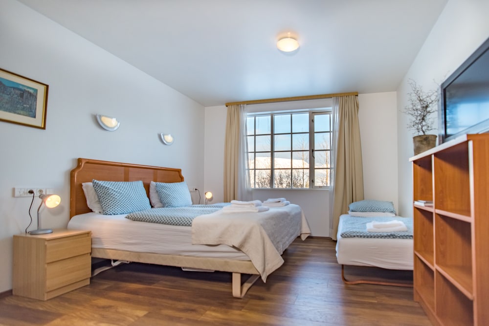 Economy Studio, 2 Twin Beds, Kitchenette, Mountain View - Photo 1