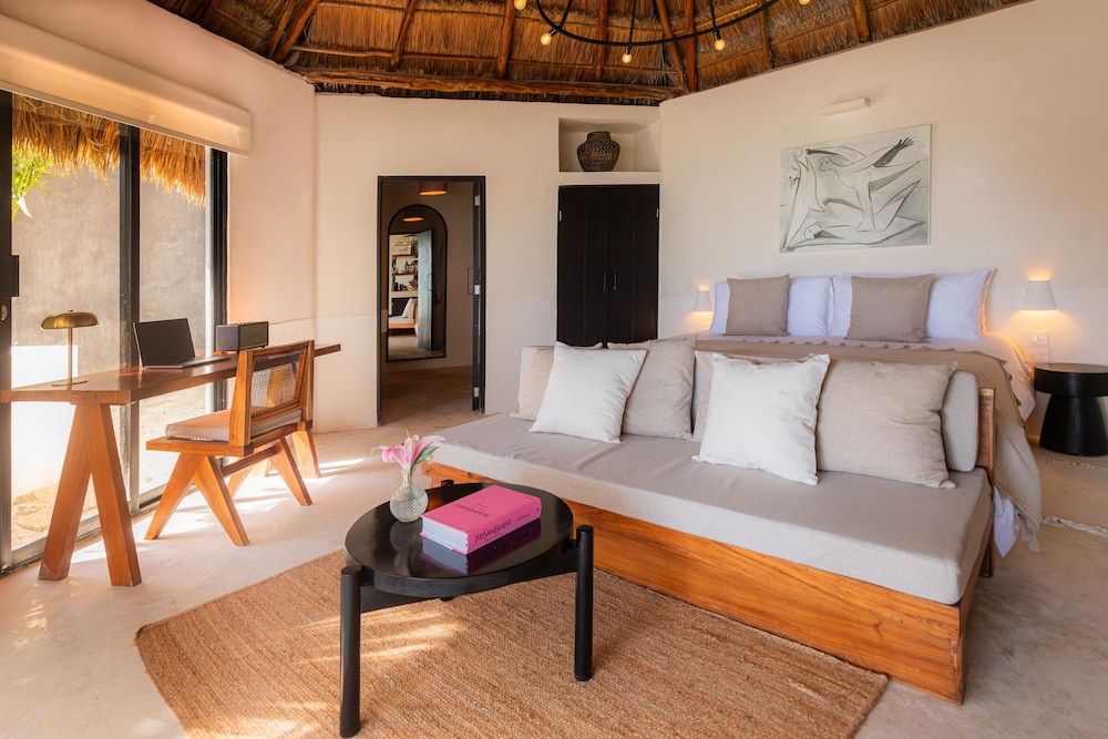 OCEANFRONT VILLA WITH PRIVATE POOL - Photo 11