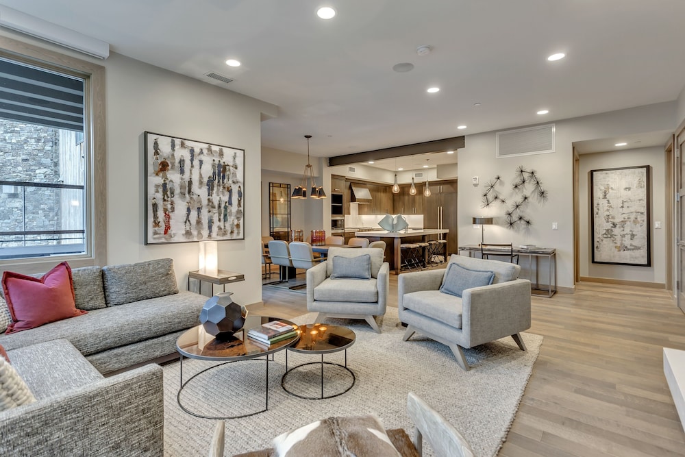 Suite, 3 Bedrooms