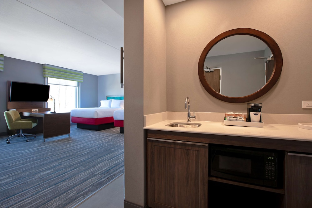 Studio Suite, 2 Queen Beds, Non Smoking, Refrigerator & Microwave (Wet bar) - Photo 4