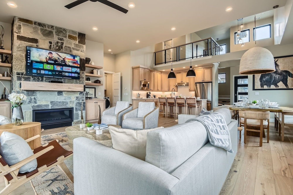 Townhome, 4 Bedrooms
