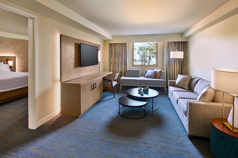 Junior Suite, 1 King Bed with Sofa bed - Photo 3