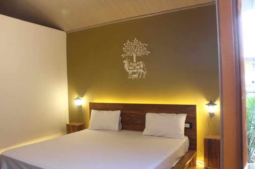 Deluxe Wooden Cottage photo 2