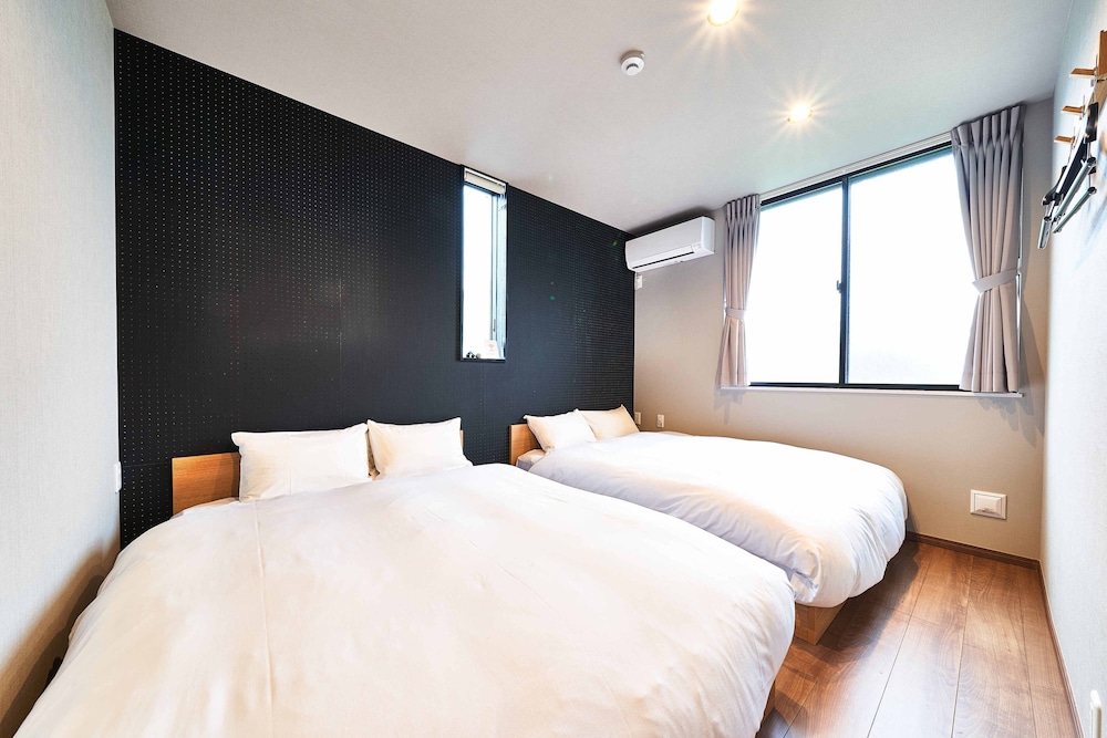 House - Photo 3