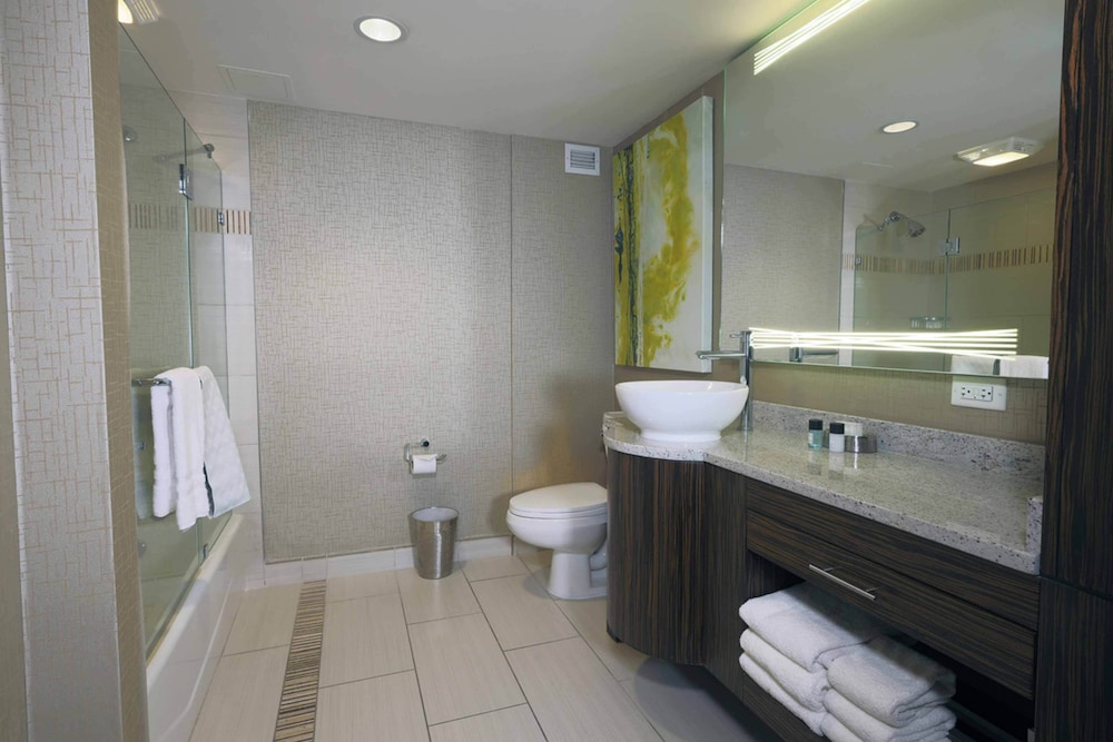 Luxury Room, 2 Queen Beds, Accessible, Non Smoking photo 2